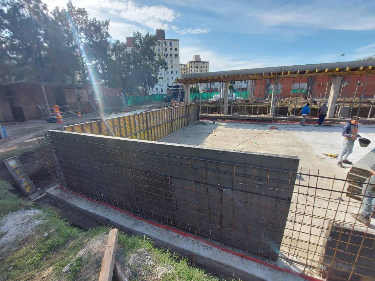 Pileta Semiolímpica, Quilmes
